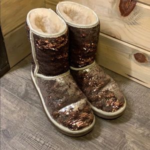 Gold Sequin Uggs size 7